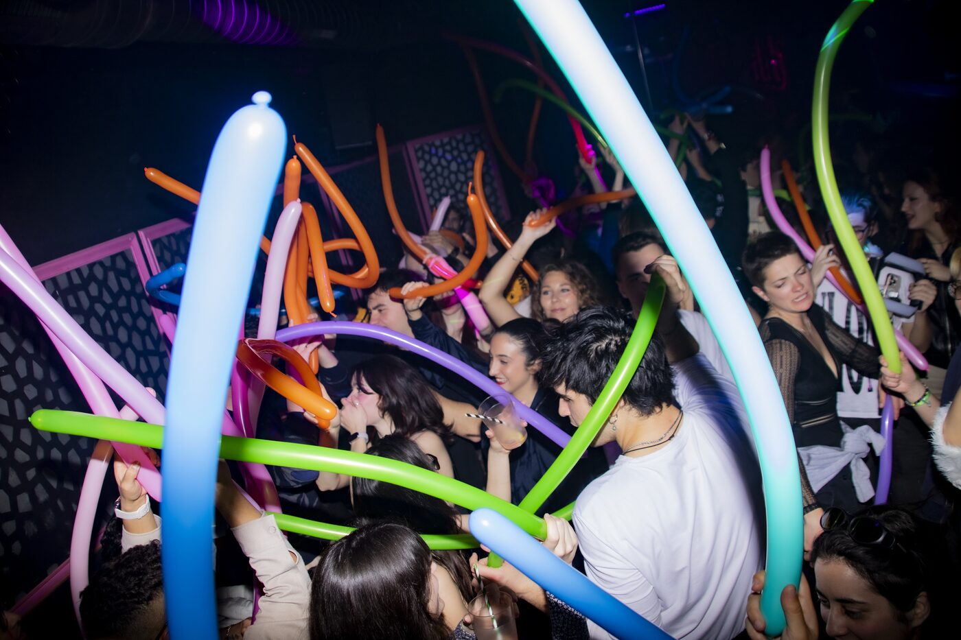Fiesta con globos en Barcelona organizada por Miau Events